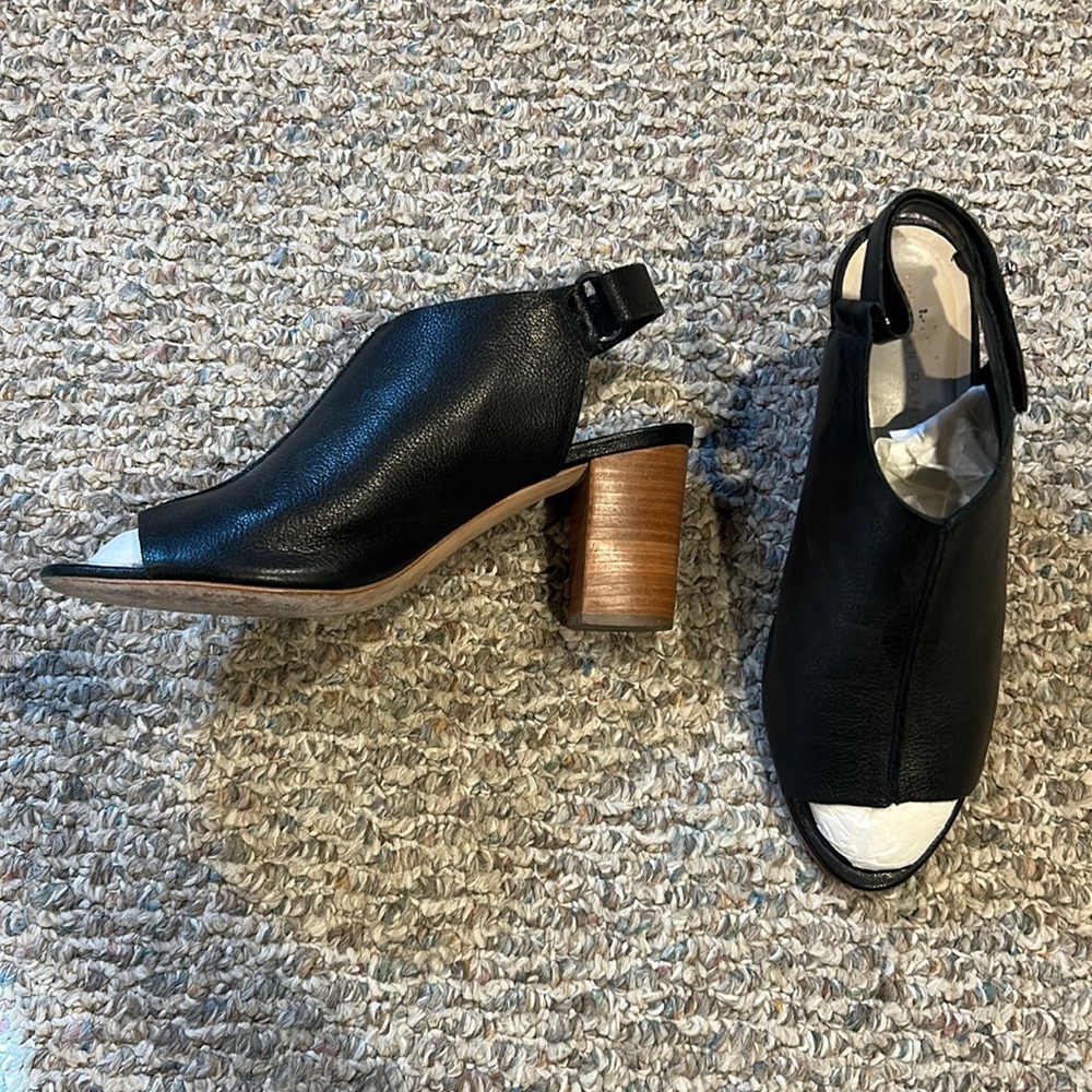 Loeffler Randall size 8 open toe sling back wood block sandal